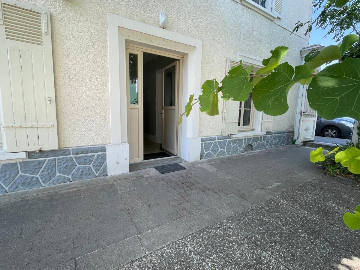Le Logis De La Place Thouars Bagian luar foto